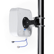 triple band PTP/client antenna